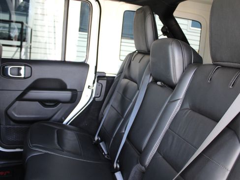 Used 2021 Jeep Wrangler Unlimited Sahara w/ Uconnect 4C Nav & Sound Group AWD/4WD image 22