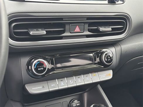 Certified 2023 Hyundai Kona SEL w/ Convenience Package image 30