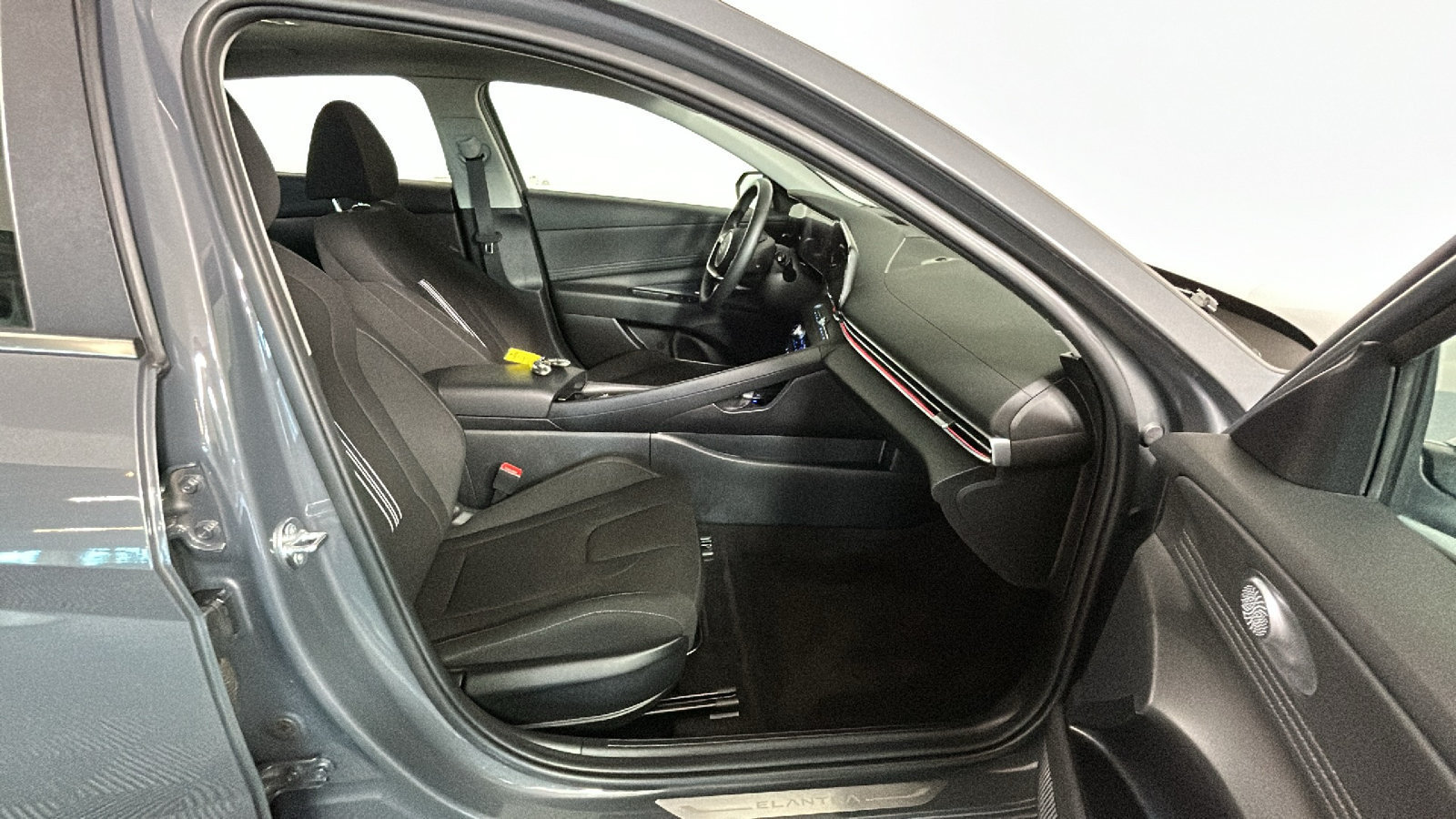 Used 2024 Hyundai Elantra SEL w/ Convenience Package FWD image 37