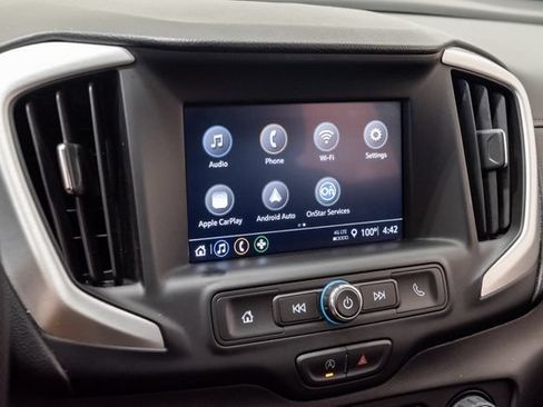 Used 2024 GMC Terrain SLE FWD image 17