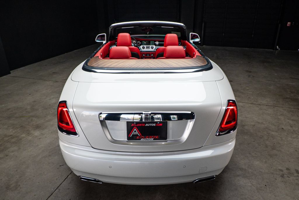 Used 2016 Rolls-Royce Dawn RWD image 23