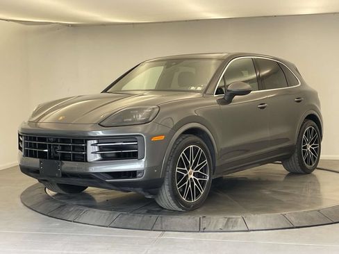 Certified 2025 Porsche Cayenne AWD/4WD image 1