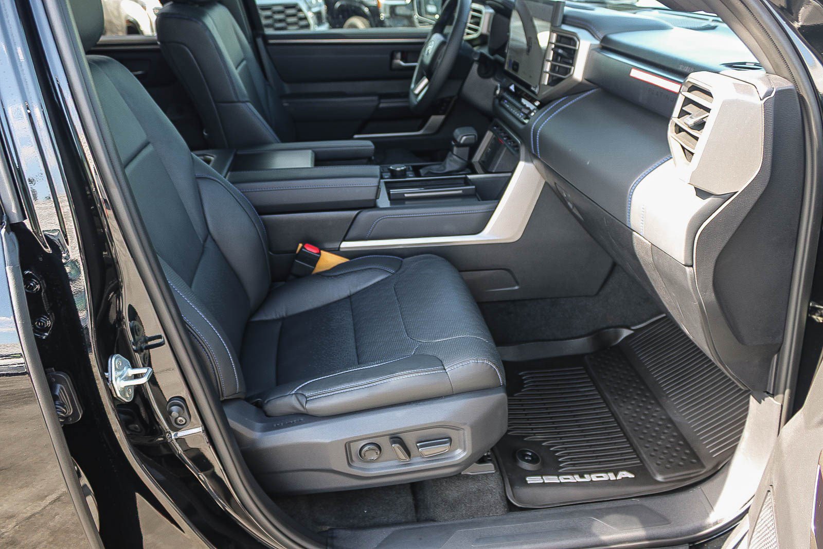New 2026 Toyota Sequoia Platinum w/ TRD Off-Road Package AWD/4WD image 19