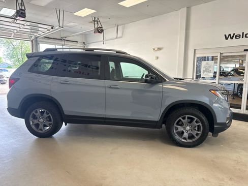 Used 2024 Honda Passport TrailSport image 6
