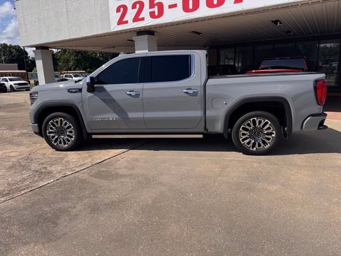 Used 2025 GMC Sierra 1500 Denali Ultimate AWD/4WD image 5