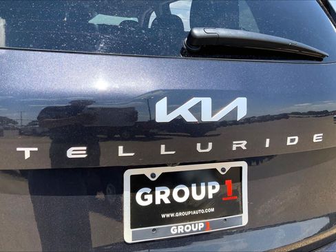 Certified 2025 Kia Telluride S FWD image 32
