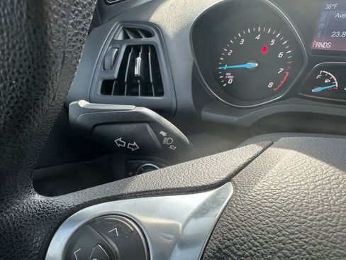 Used 2015 Ford Escape SE image 26