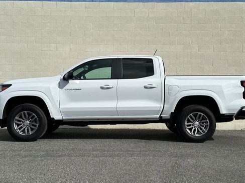 Used 2024 Chevrolet Colorado LT w/ LT Convenience Package image 7