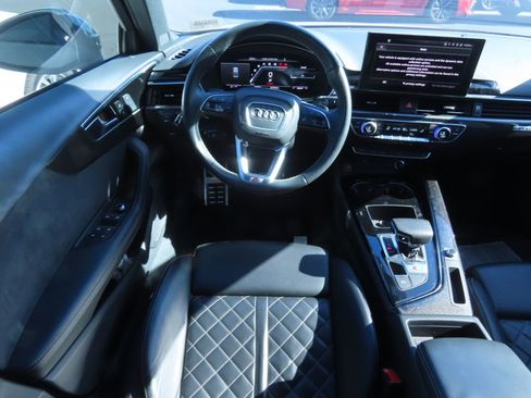 Used 2021 Audi S4 Premium Plus w/ Premium Plus Package image 5