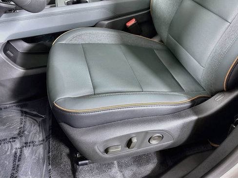 New 2026 GMC Acadia AT4 AWD/4WD image 19