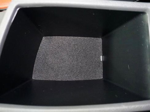 Used 2017 Kia Niro LX image 24