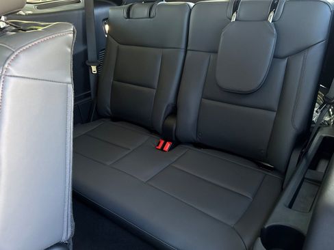 New 2026 Ford Explorer Active w/ Active Comfort Package RWD image 17