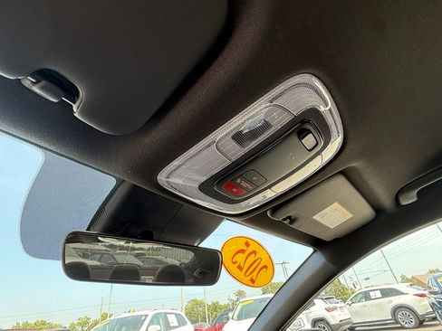 Used 2025 Hyundai Elantra SEL FWD image 27