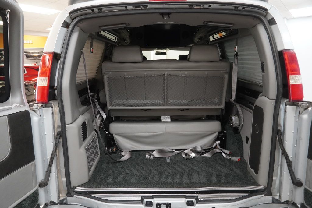 Used 2013 GMC Savana 1500 AWD image 11