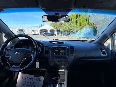 Used 2017 Kia Forte S FWD image 21