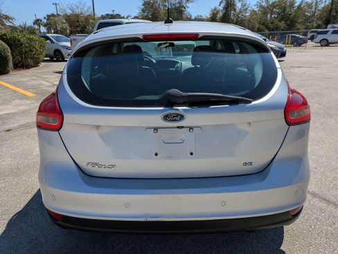 Used 2017 Ford Focus SE image 5