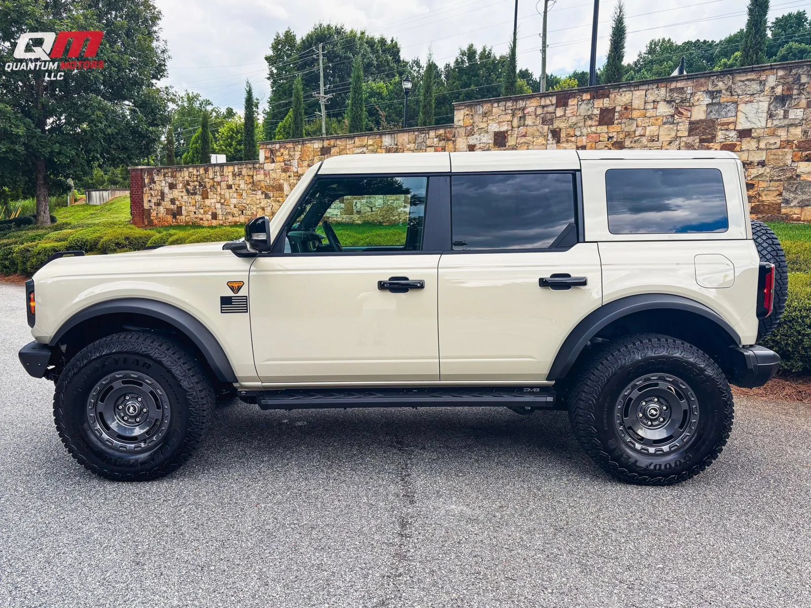 Used 2025 Ford Bronco Badlands AWD/4WD image 3
