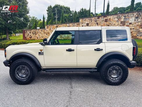 Used 2025 Ford Bronco Badlands AWD/4WD image 3