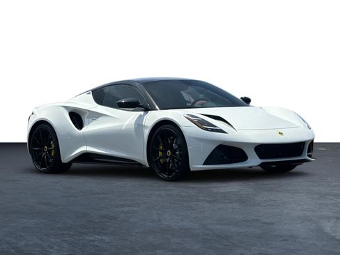 Used 2025 Lotus Emira RWD image 1