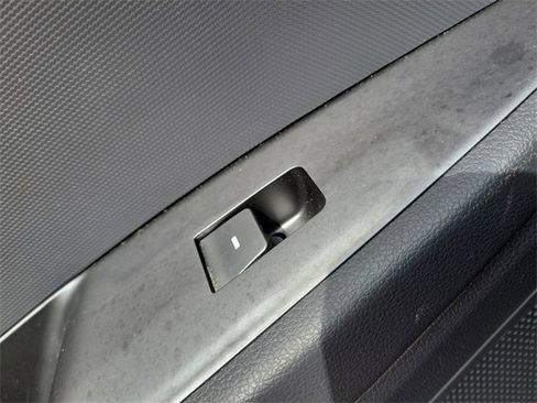 Used 2022 Hyundai Ioniq SE image 16