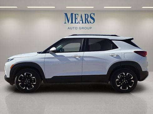 Used 2021 Chevrolet TrailBlazer LT w/ Convenience Package image 2