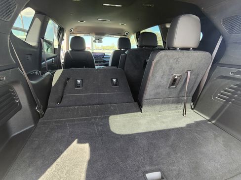 Used 2025 Buick Enclave Preferred AWD/4WD image 23