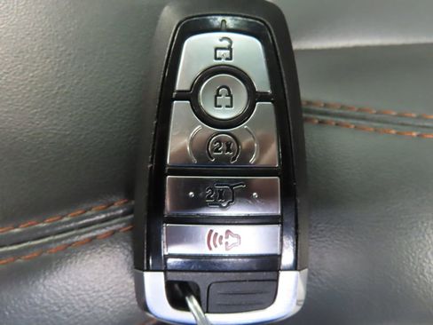 Used 2025 Ford Expedition Active image 74