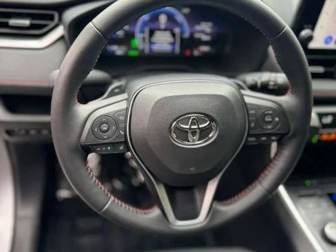 Used 2024 Toyota RAV4 XSE w/ Premium Package AWD/4WD image 19
