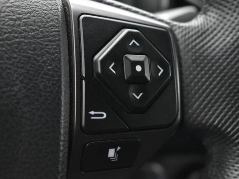 Used 2020 Toyota Tacoma TRD Off-Road AWD/4WD image 22