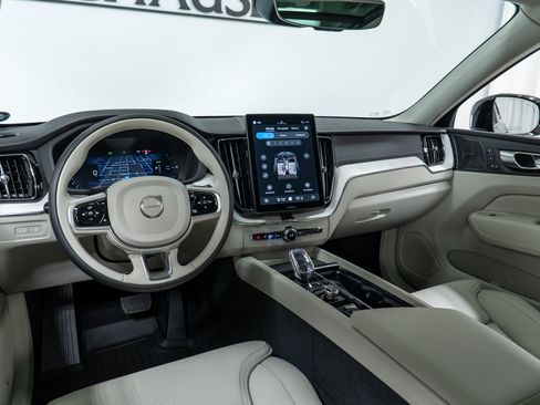 New 2026 Volvo XC60 T8 Ultra w/ Protection Package Premier image 16