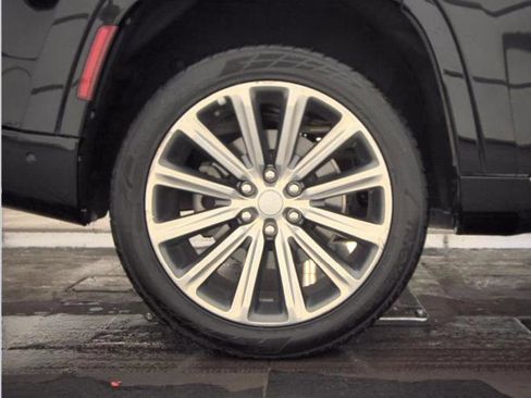 Used 2023 Jeep Grand Wagoneer Series II w/ Flexible Seating Group image 4