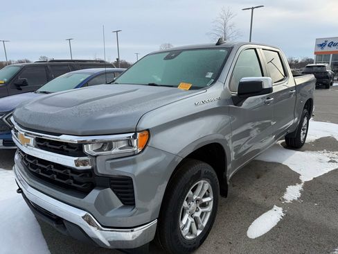 Used 2023 Chevrolet Silverado 1500 LT image 3