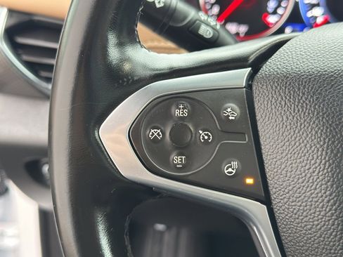 Used 2023 Chevrolet Traverse Premier image 13