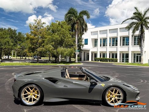 Used 2022 Ferrari F8 Tributo RWD image 61