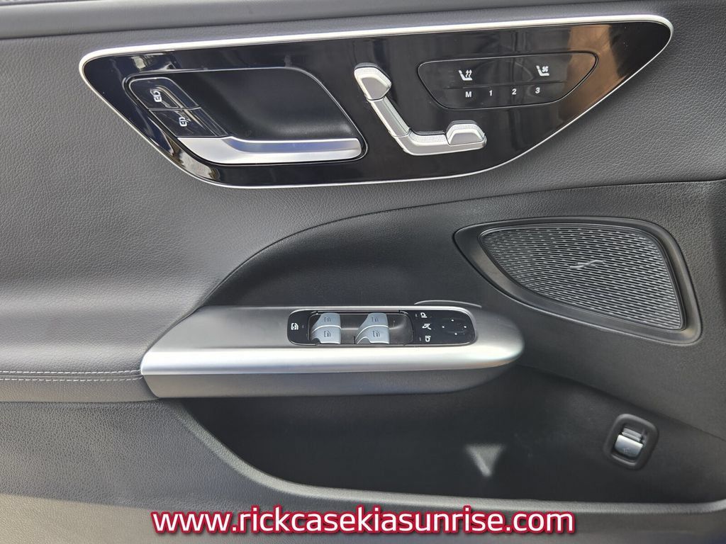 Used 2022 Mercedes-Benz C 300 Sedan image 29