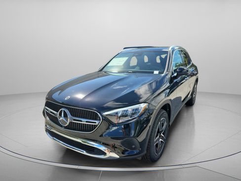 Used 2026 Mercedes-Benz GLC 300 4MATIC image 2