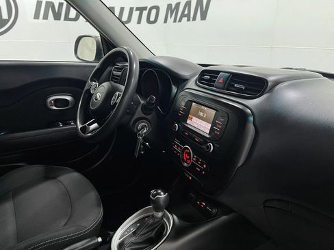 Used 2017 Kia Soul + image 18