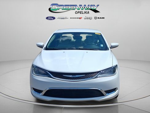 Used 2016 Chrysler 200 Limited FWD image 2