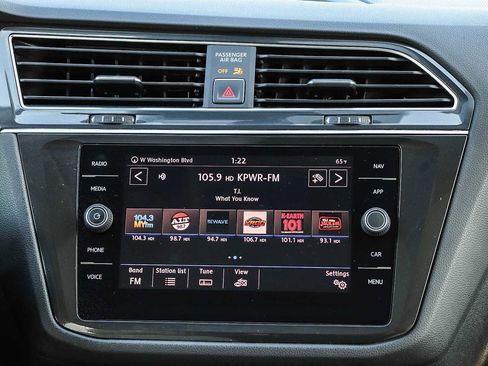 Used 2018 Volkswagen Tiguan SEL image 15