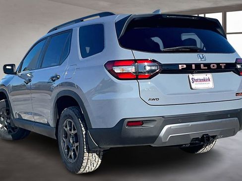 New 2026 Honda Pilot TrailSport image 3