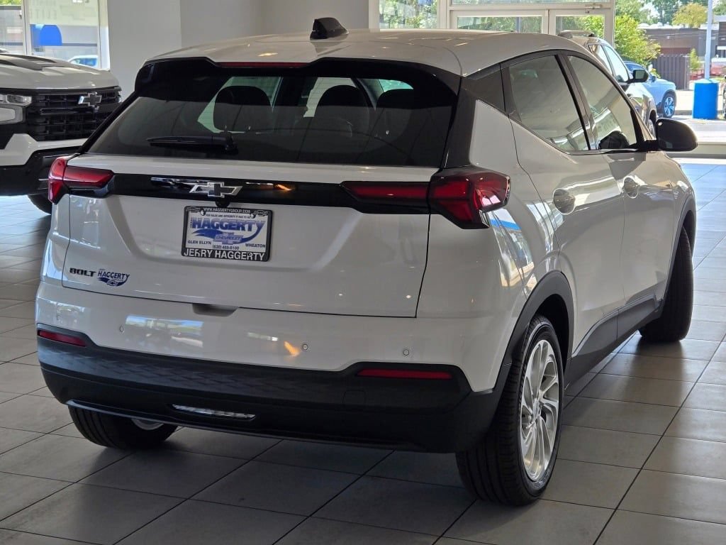 New 2027 Chevrolet Bolt LT w/ Comfort Package FWD image 11