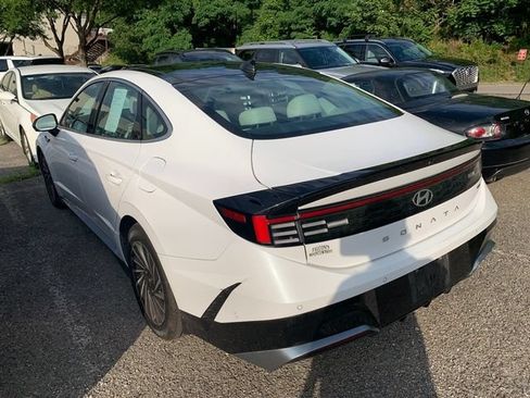 Certified 2024 Hyundai Sonata Limited FWD image 2