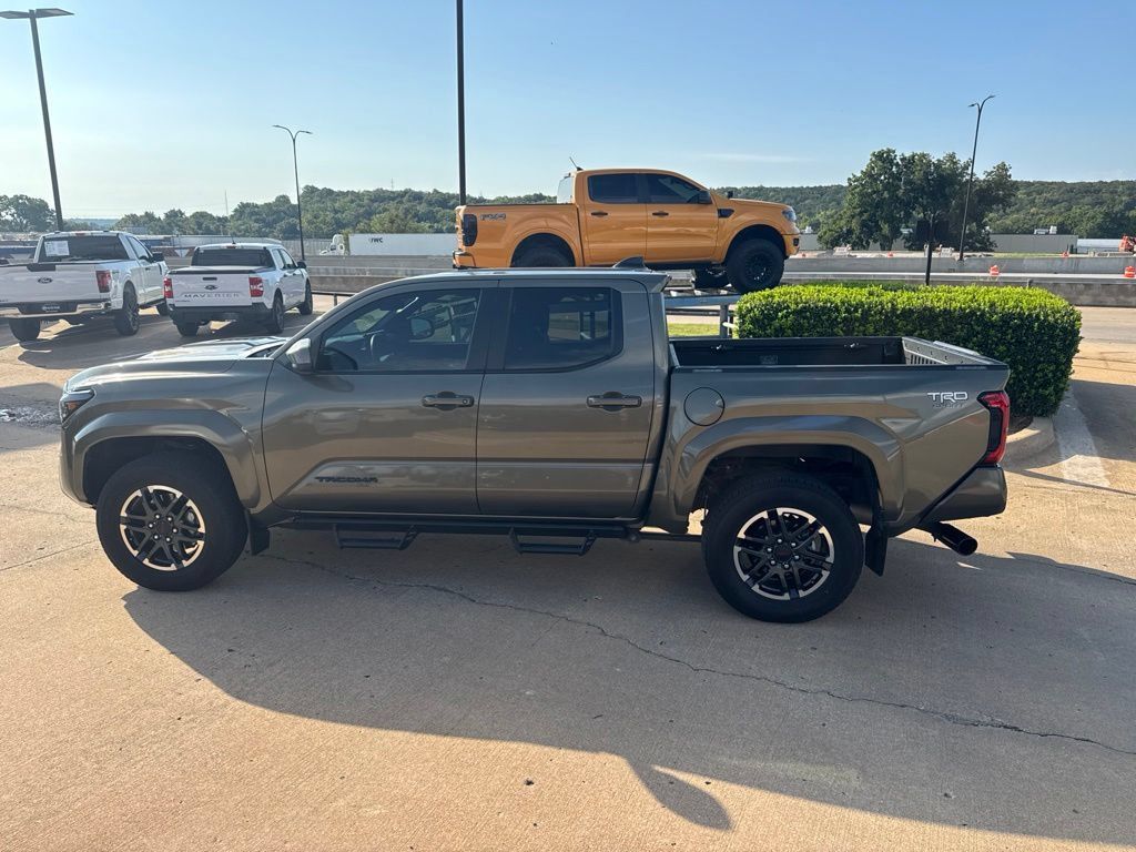 Used 2024 Toyota Tacoma TRD Sport RWD image 4