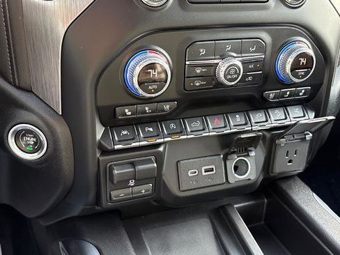 Used 2019 GMC Sierra 1500 Denali w/ Denali Ultimate Package image 15