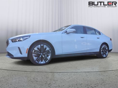 Used 2025 BMW 530i image 42