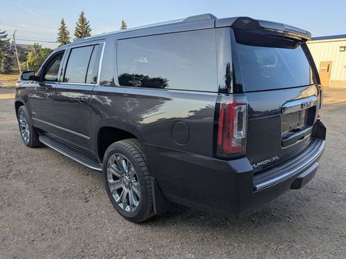 Used 2016 GMC Yukon XL Denali w/ Open Road Package AWD/4WD image 21