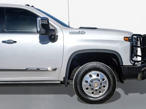Used 2025 Chevrolet Silverado 3500 High Country w/ High Country Premium Package image 7