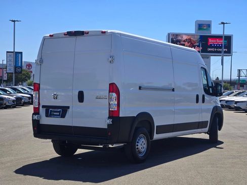 Used 2025 RAM ProMaster 2500 w/ Convenience Group FWD image 7