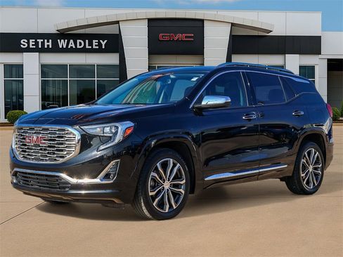 Used 2019 GMC Terrain Denali w/ Comfort Package image 3