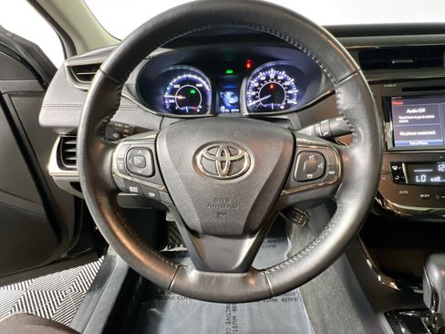 Used 2016 Toyota Avalon XLE Plus FWD image 18